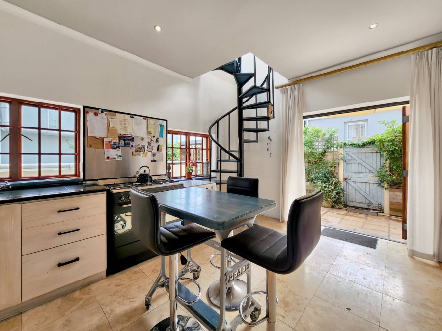 2 Bedroom Property for Sale in Sea Point Western Cape